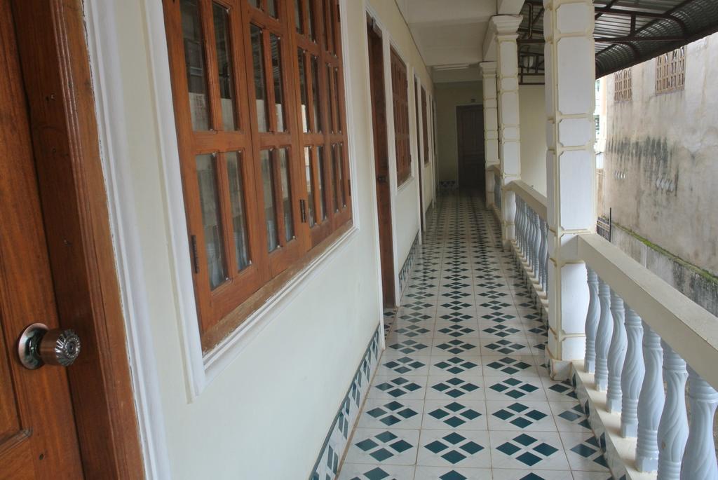 Nice Guesthouse Muang Phônsavan Extérieur photo