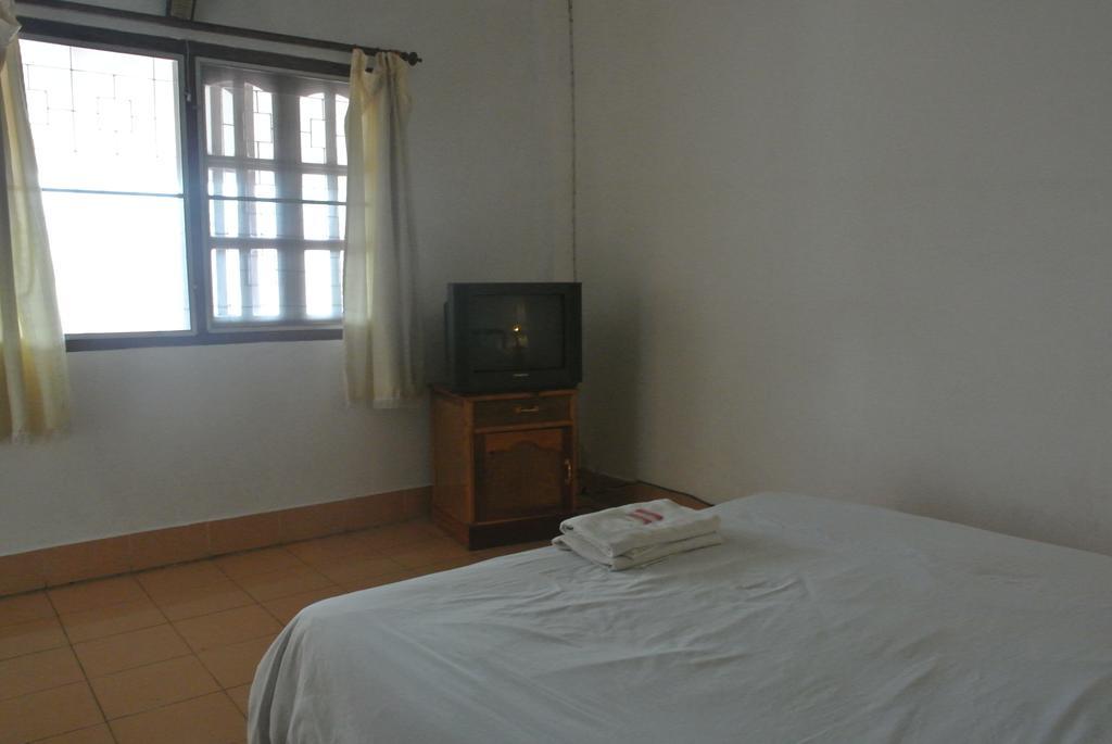 Nice Guesthouse Muang Phônsavan Chambre photo